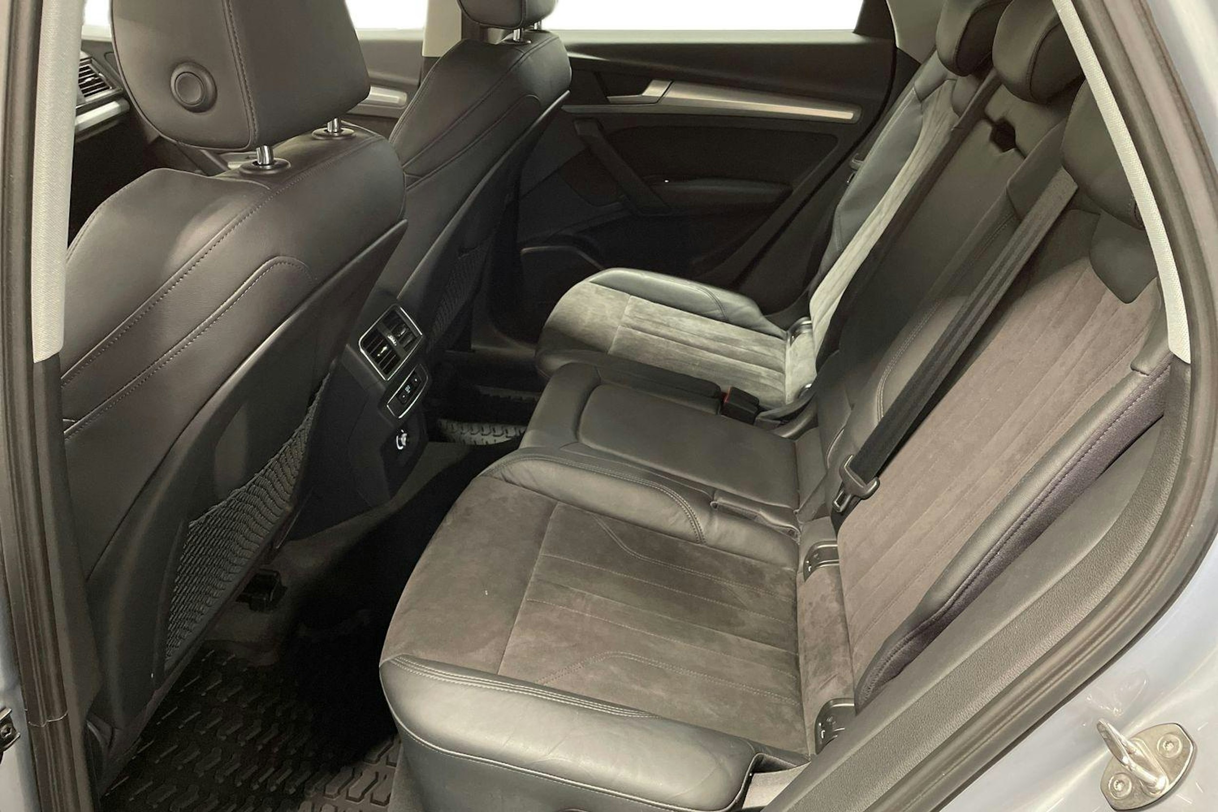Hopea Audi Q5 2017 kuva 10.