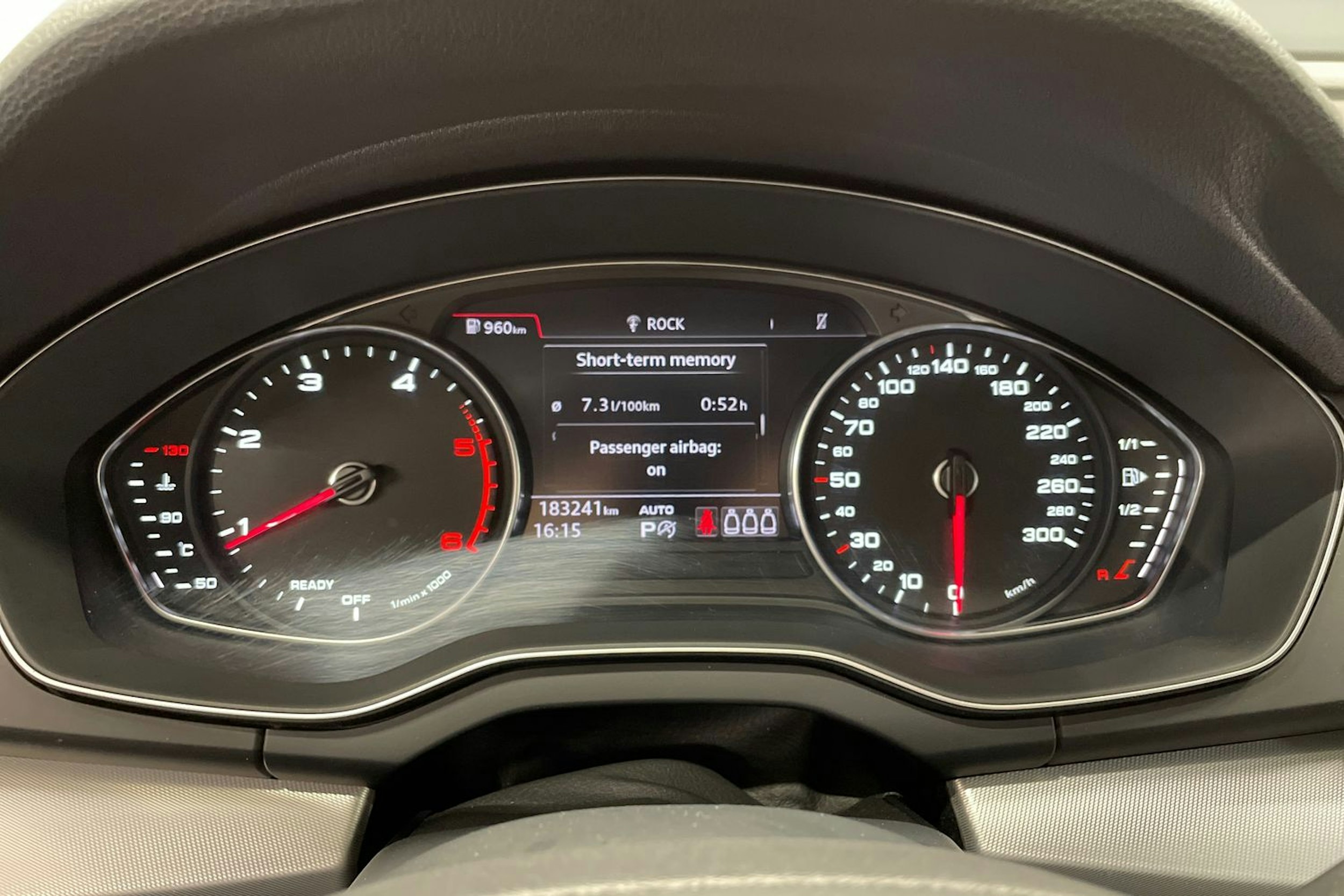Hopea Audi Q5 2017 kuva 15.
