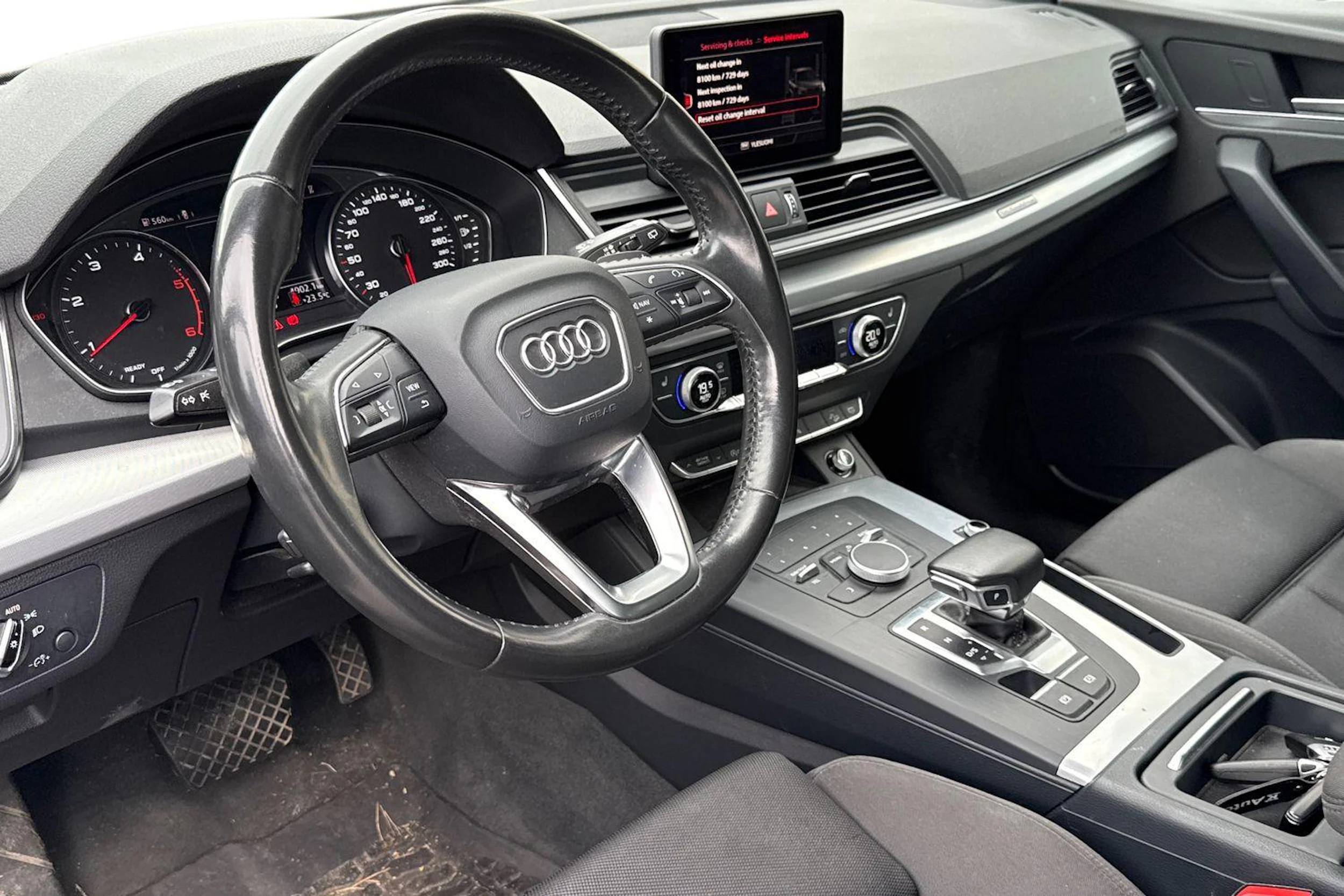 sininen Audi Q5 2017 kuva 3.
