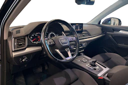 sininen Audi Q5 2017 kuva 6.