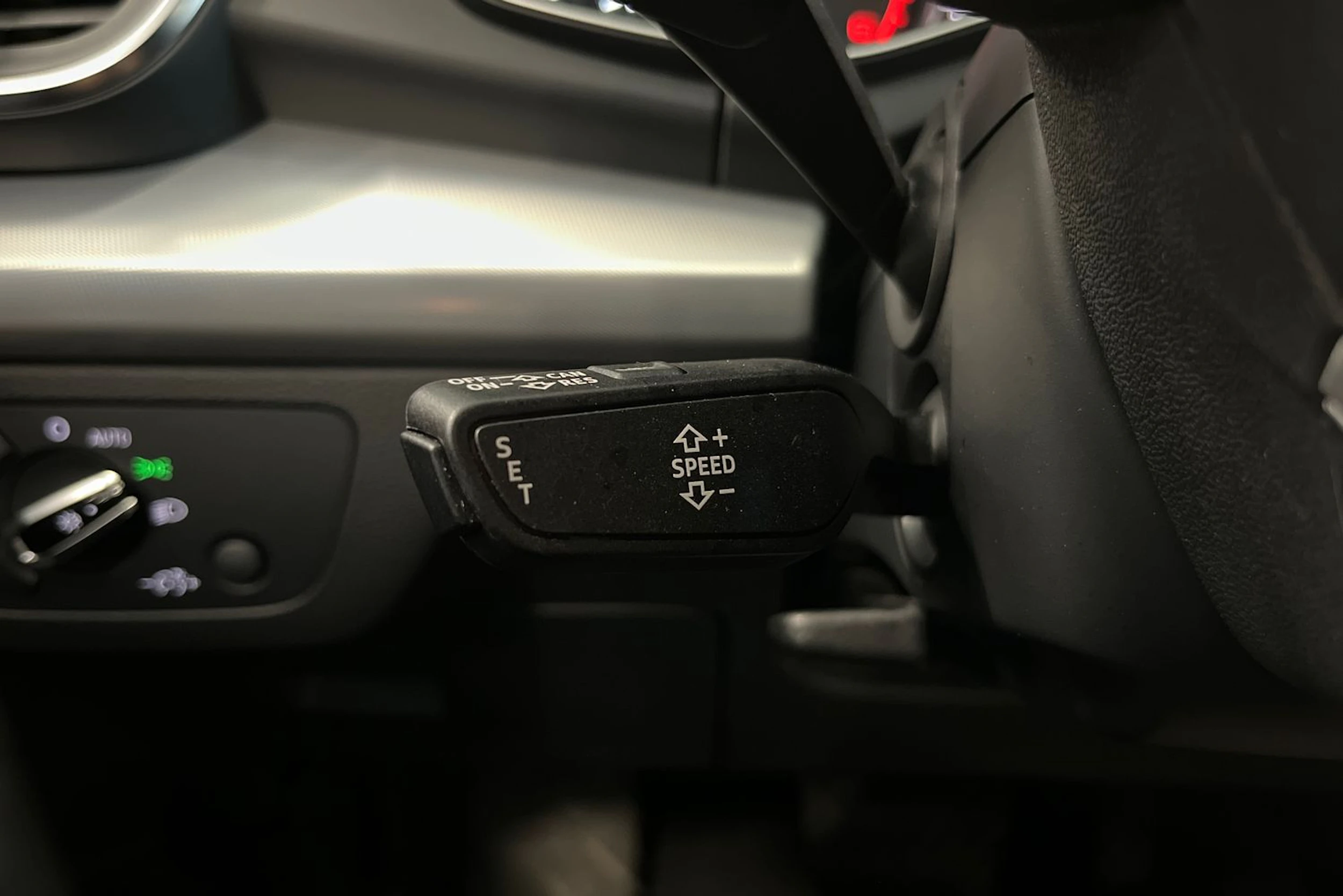 sininen Audi Q5 2017 kuva 16.