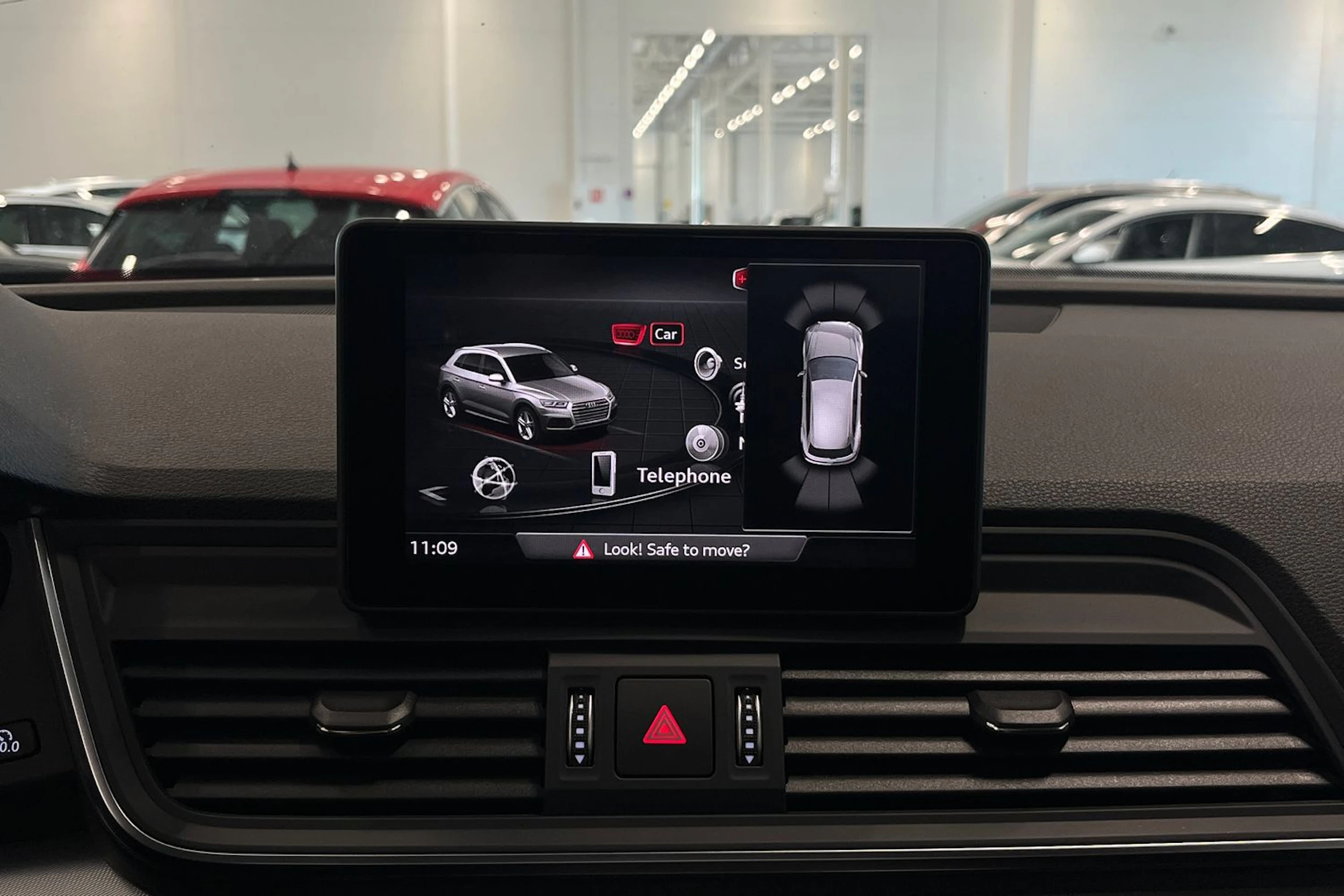 sininen Audi Q5 2017 kuva 22.