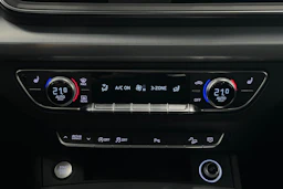 sininen Audi Q5 2017 kuva 23.
