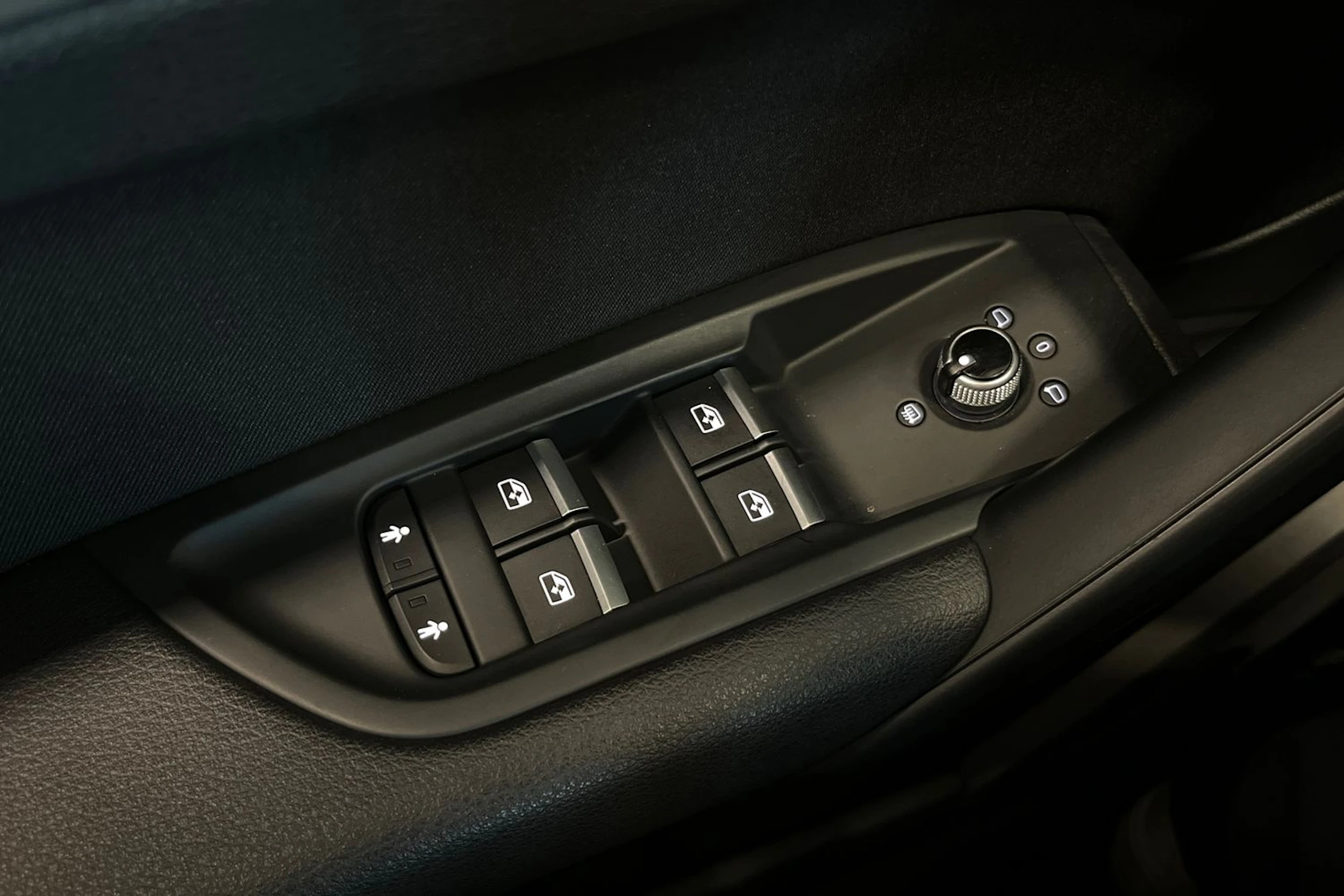 sininen Audi Q5 2017 kuva 25.