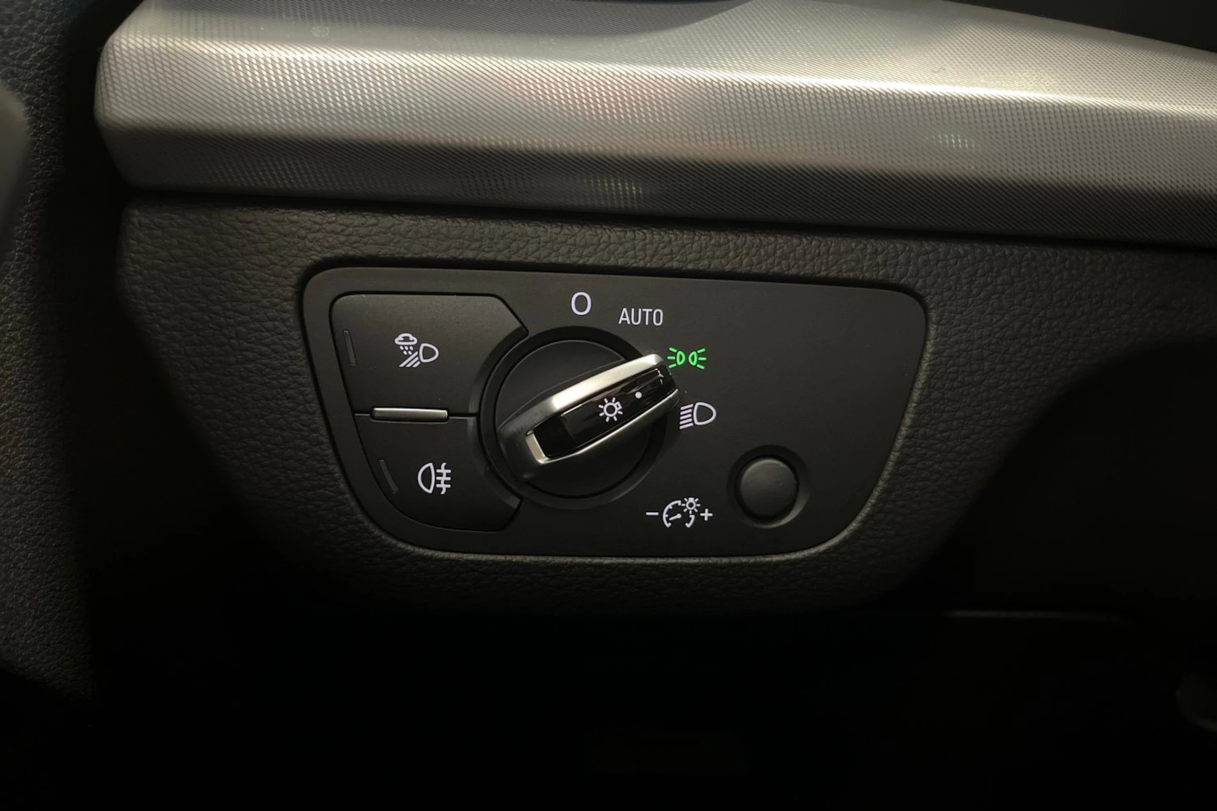 sininen Audi Q5 2017 kuva 26.