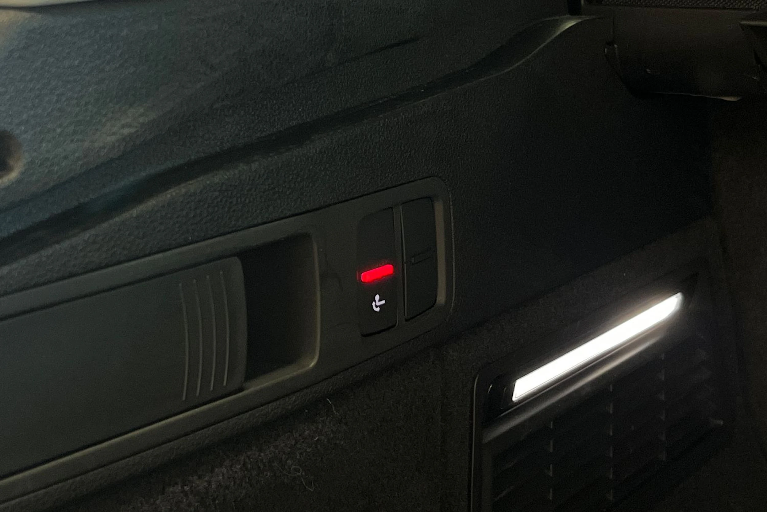 sininen Audi Q5 2017 kuva 30.