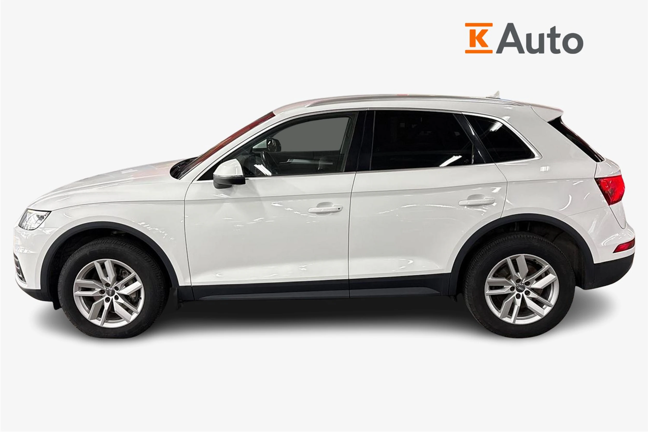 Valkoinen Audi Q5 2017 kuva 7.