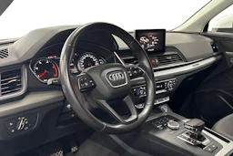 Valkoinen Audi Q5 2017 kuva 8.