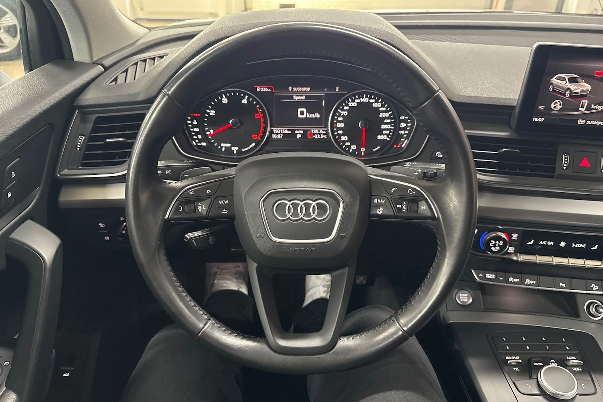 Valkoinen Audi Q5 2017 kuva 16.