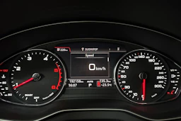 Valkoinen Audi Q5 2017 kuva 17.