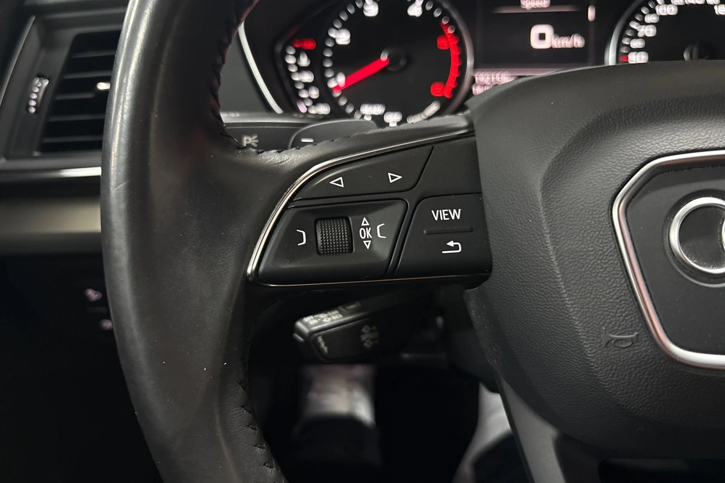 Valkoinen Audi Q5 2017 kuva 18.