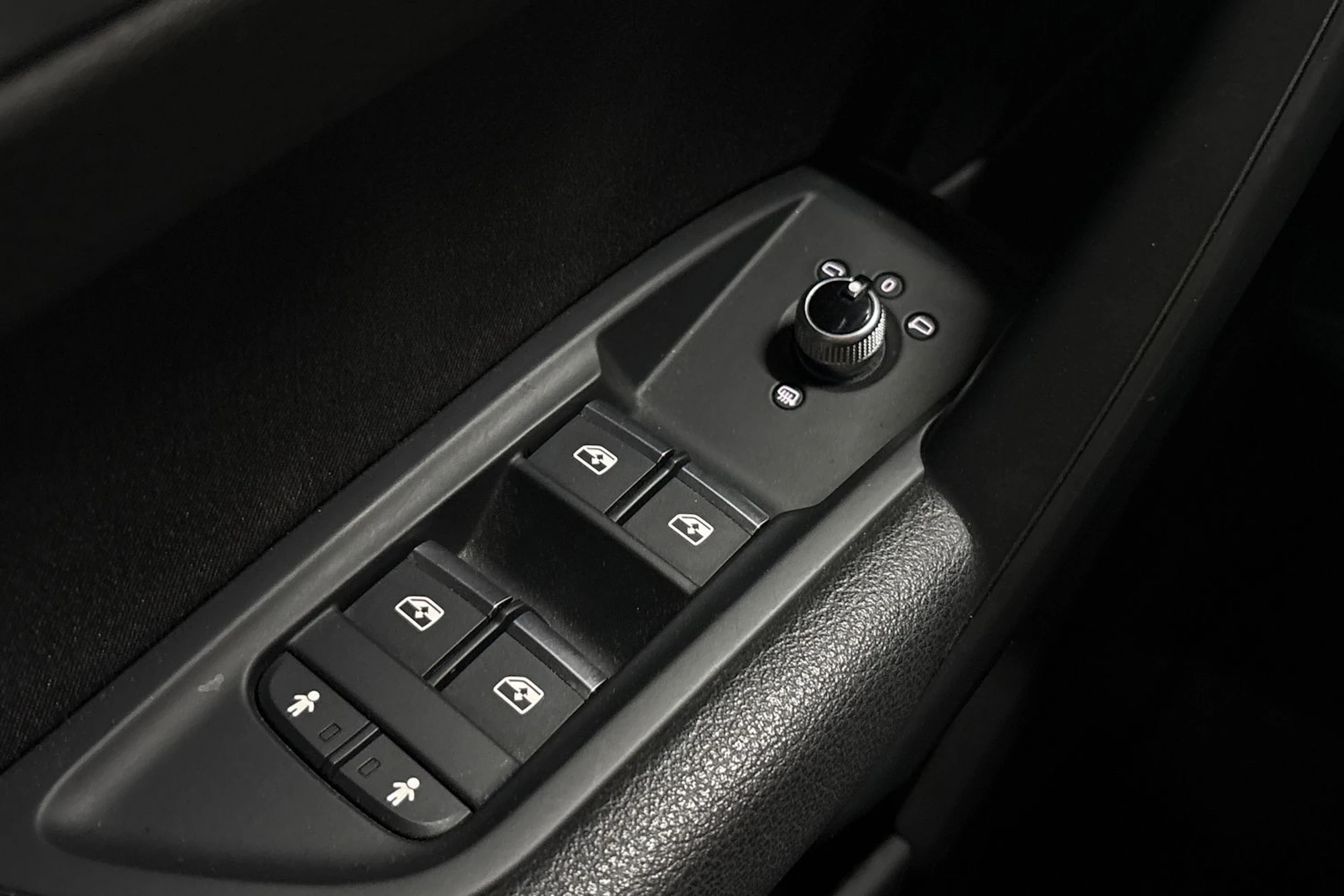Valkoinen Audi Q5 2017 kuva 26.