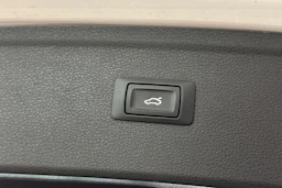 Valkoinen Audi Q5 2017 kuva 28.