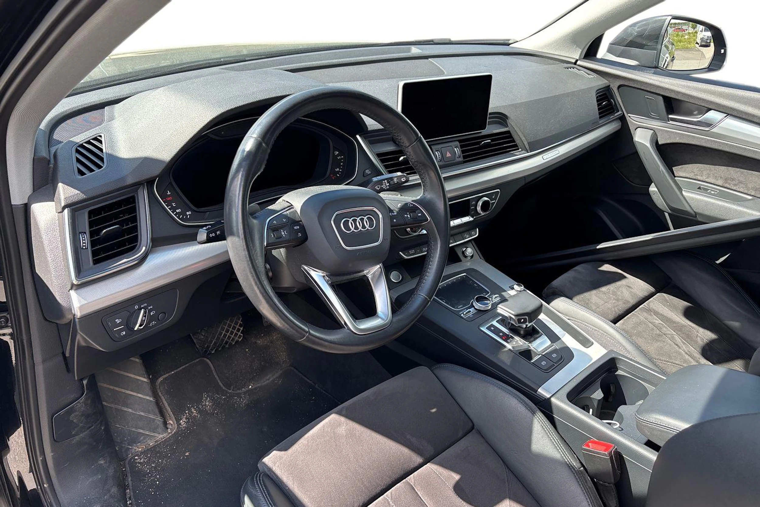 musta Audi Q5 2017 kuva 3.