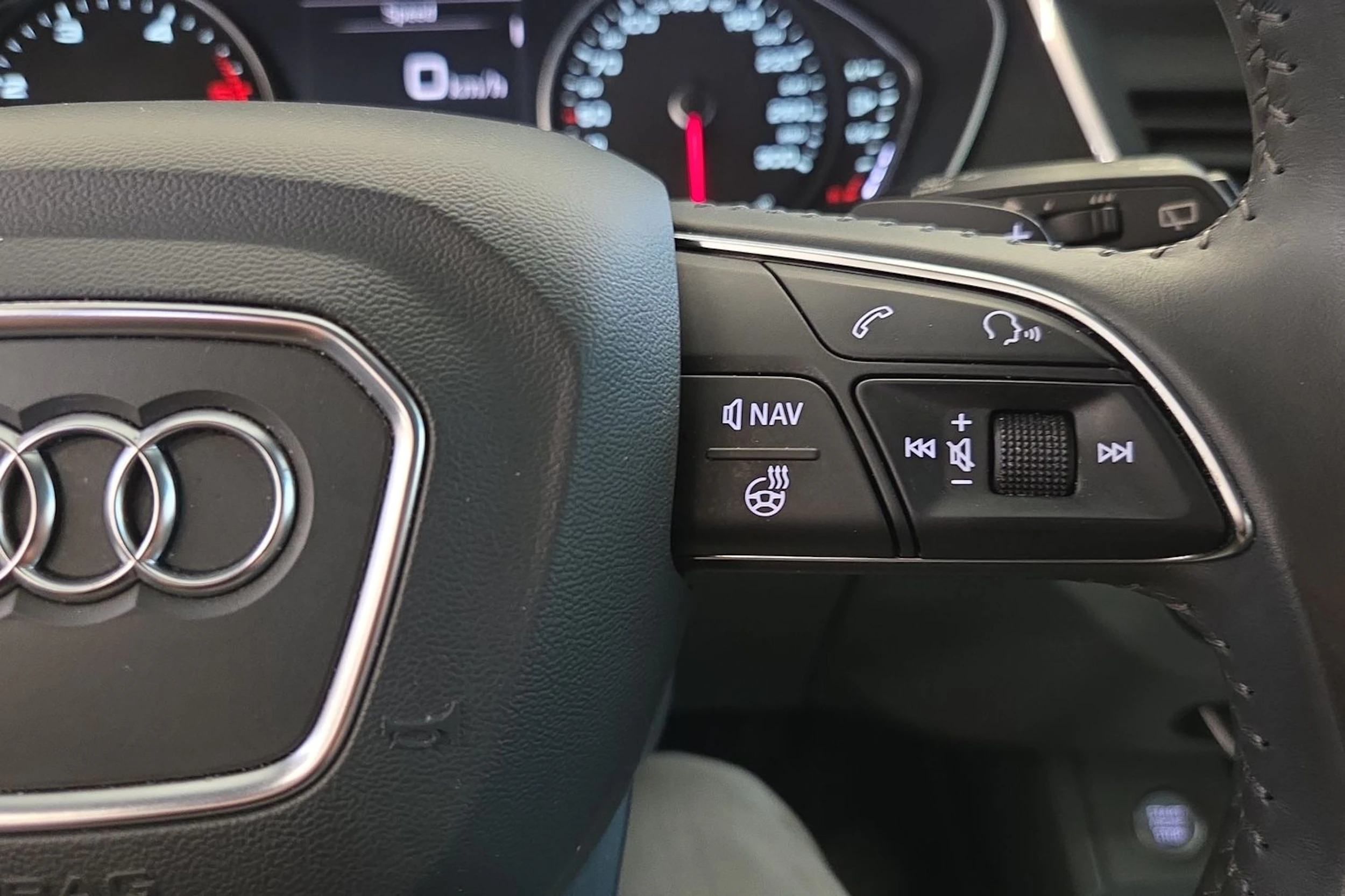 Hopea Audi Q5 2017 kuva 13.
