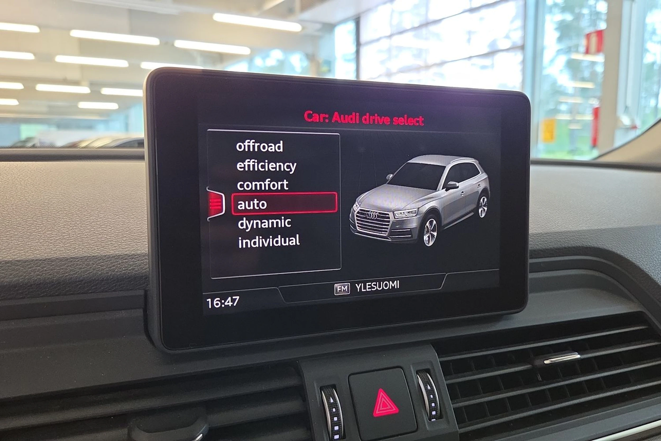Hopea Audi Q5 2017 kuva 15.