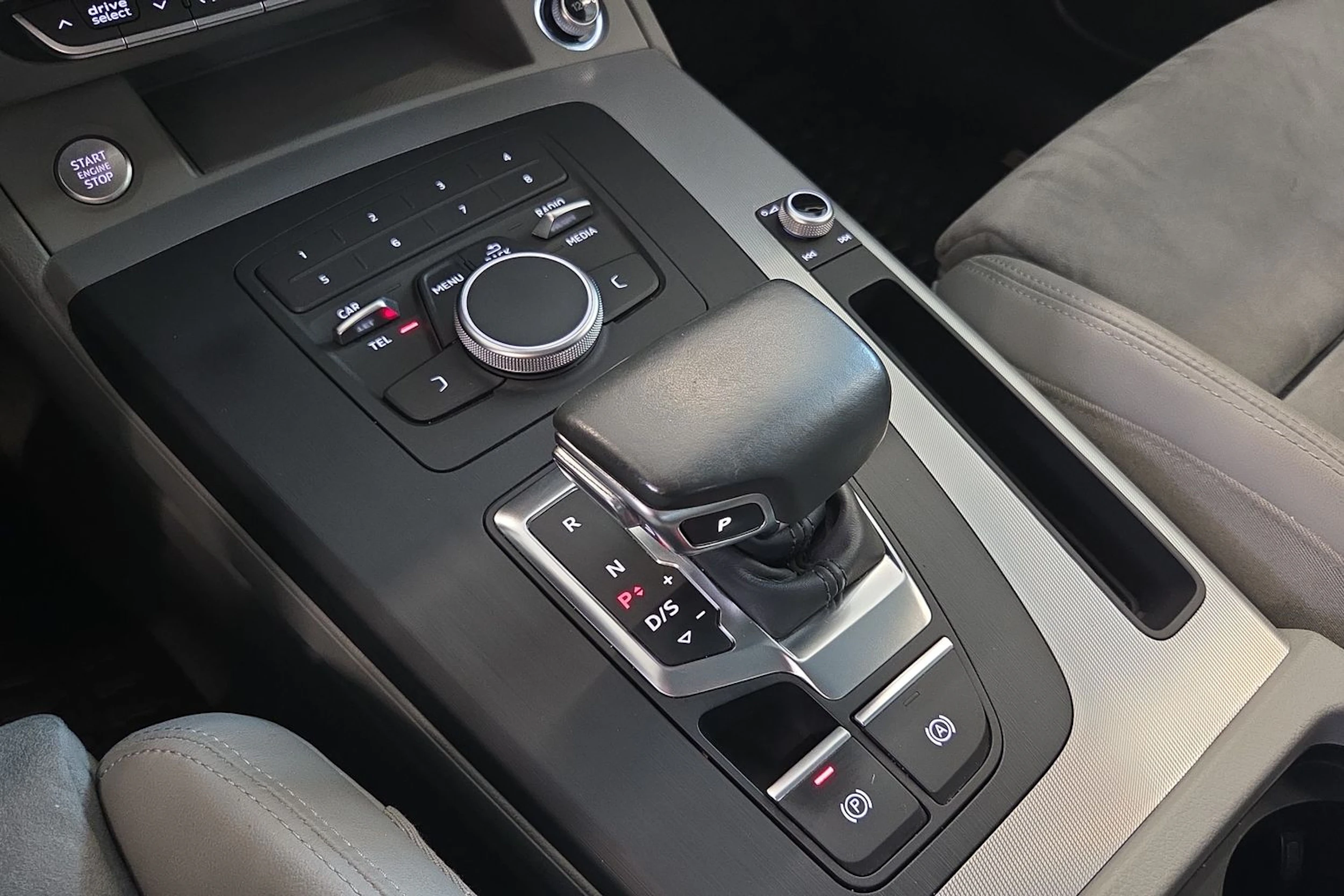 Hopea Audi Q5 2017 kuva 19.