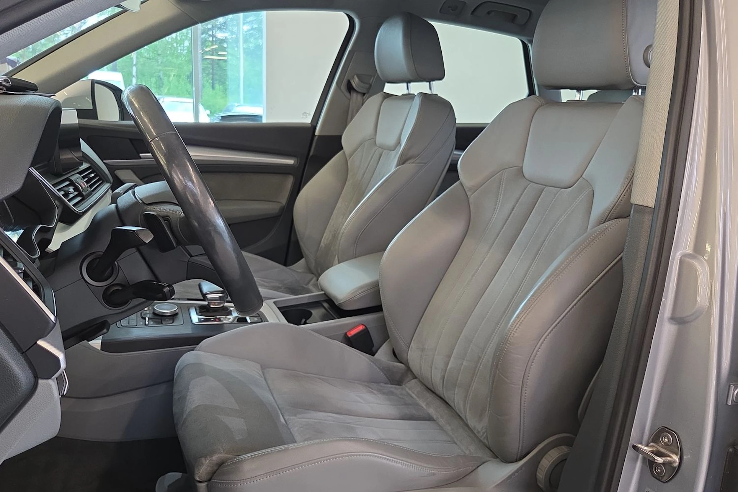 Hopea Audi Q5 2017 kuva 20.