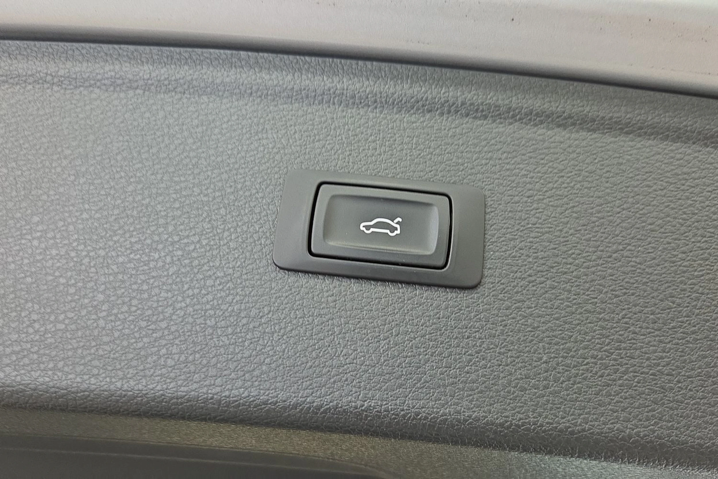 Hopea Audi Q5 2017 kuva 25.
