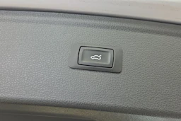 Hopea Audi Q5 2017 kuva 25.