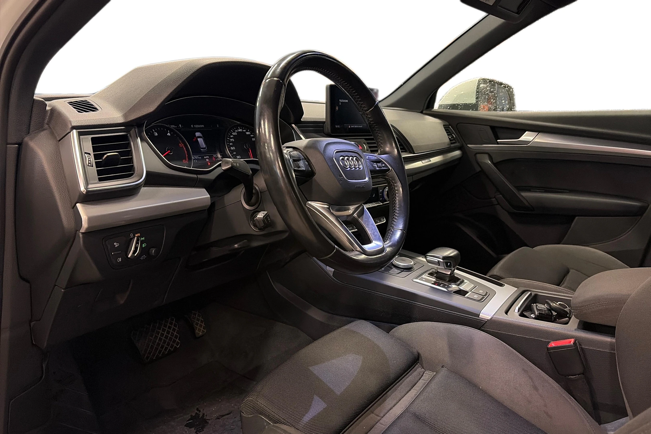valkoinen Audi Q5 2017 kuva 3.
