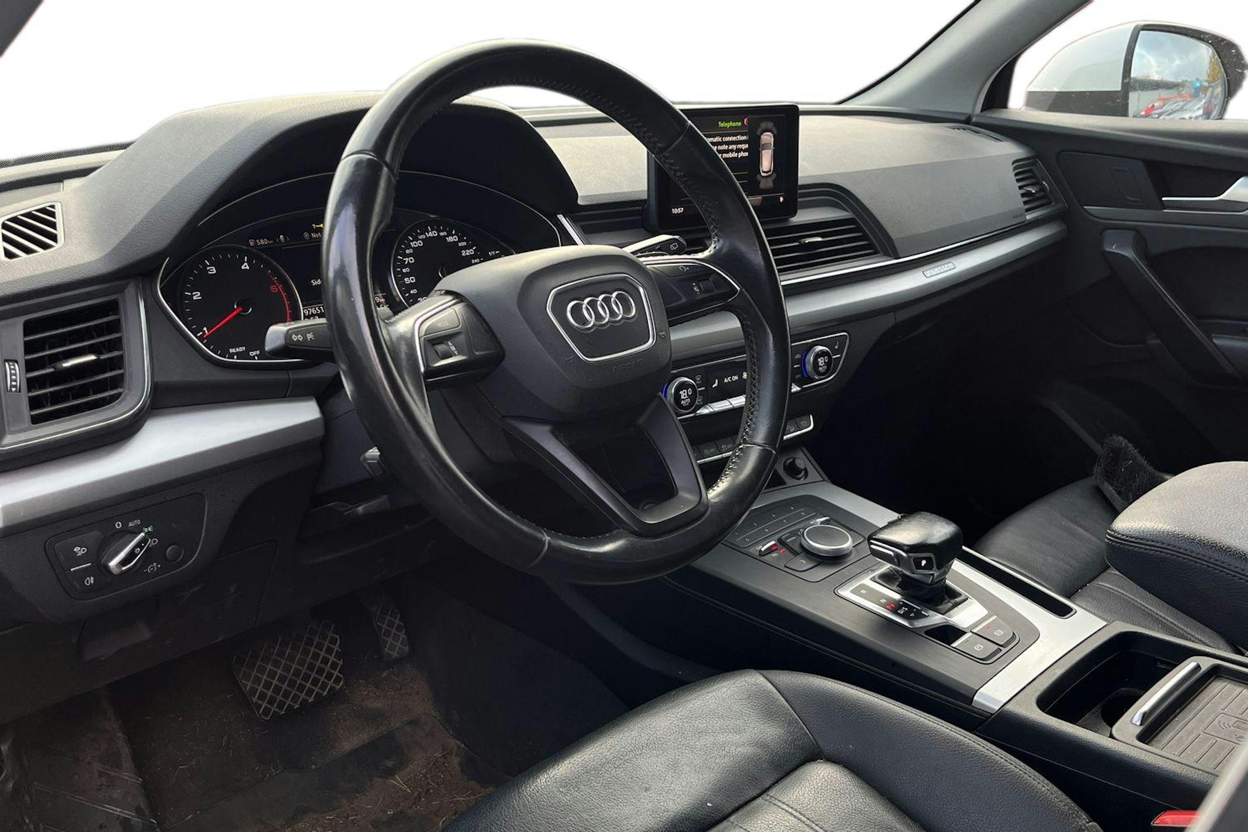 valkoinen Audi Q5 2017 kuva 3.