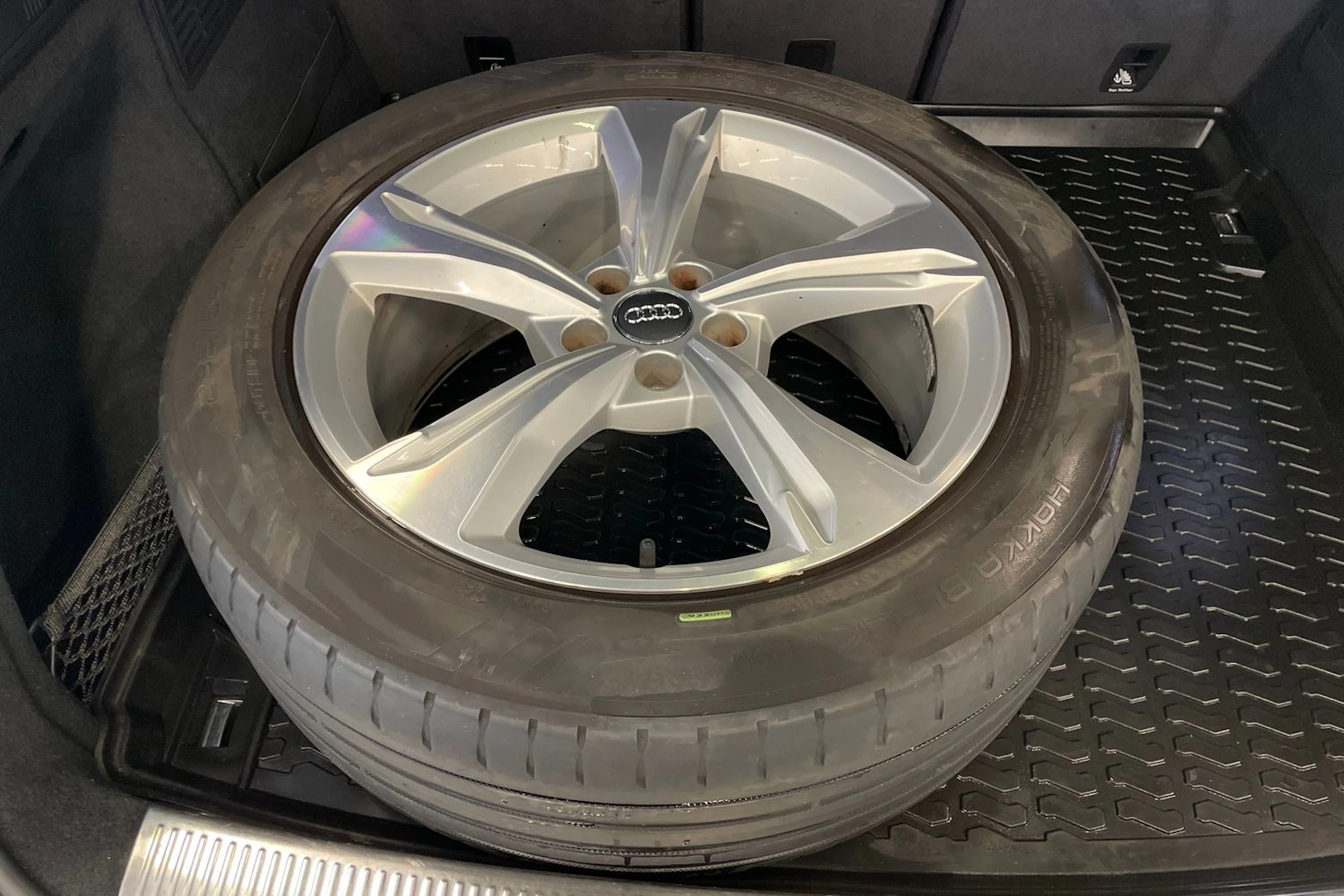 hopea Audi Q5 2017 kuva 12.