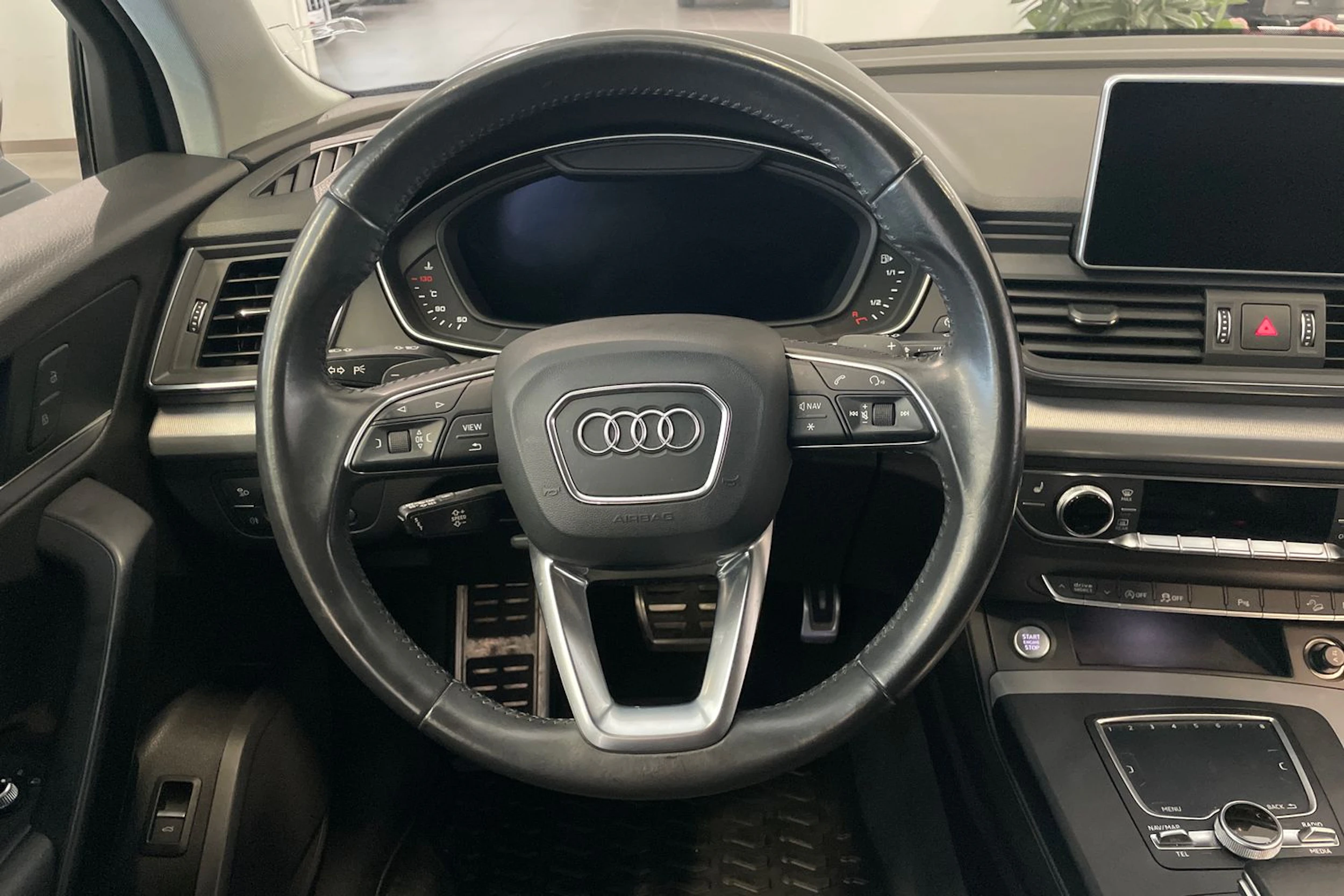 hopea Audi Q5 2017 kuva 16.