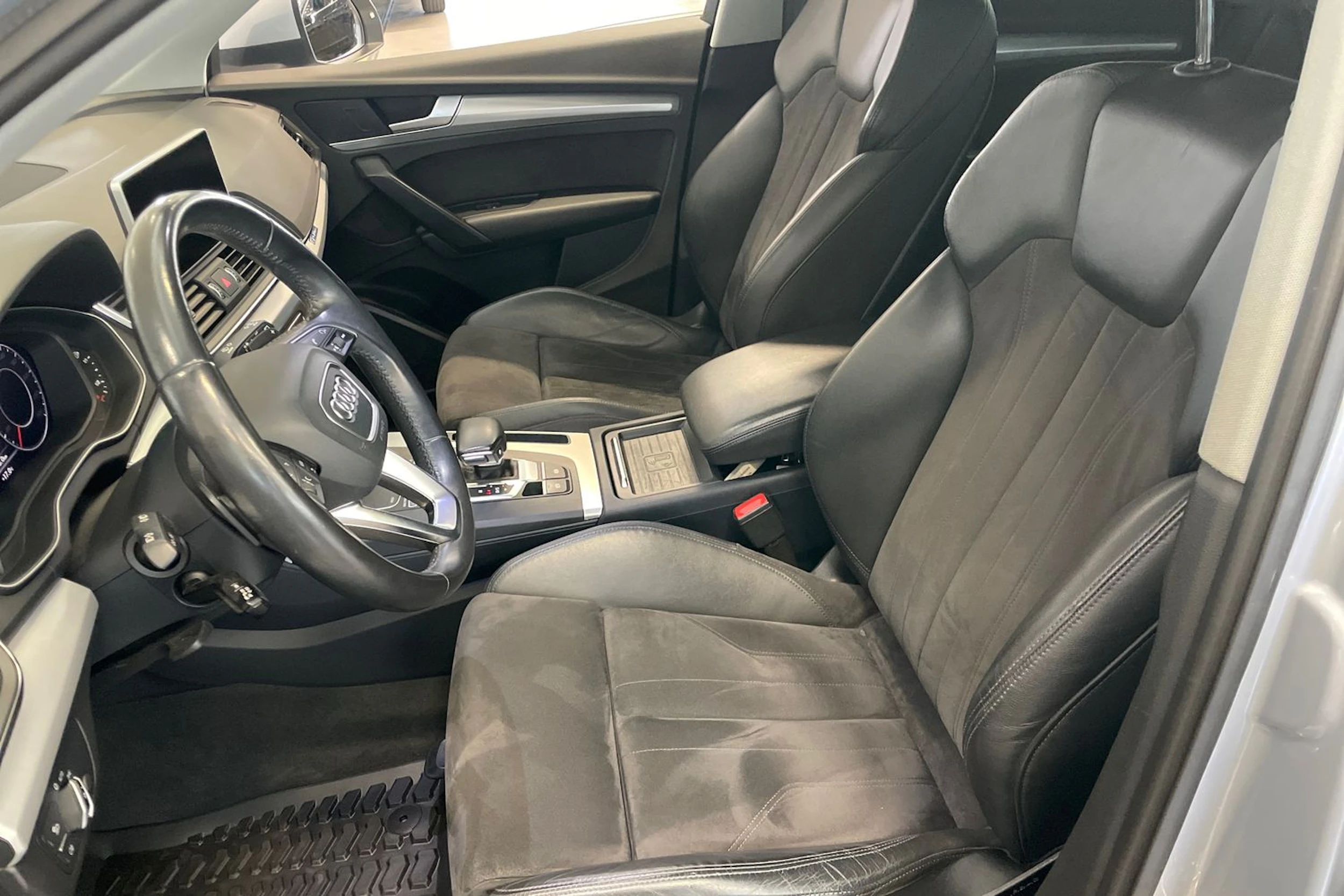 hopea Audi Q5 2017 kuva 17.