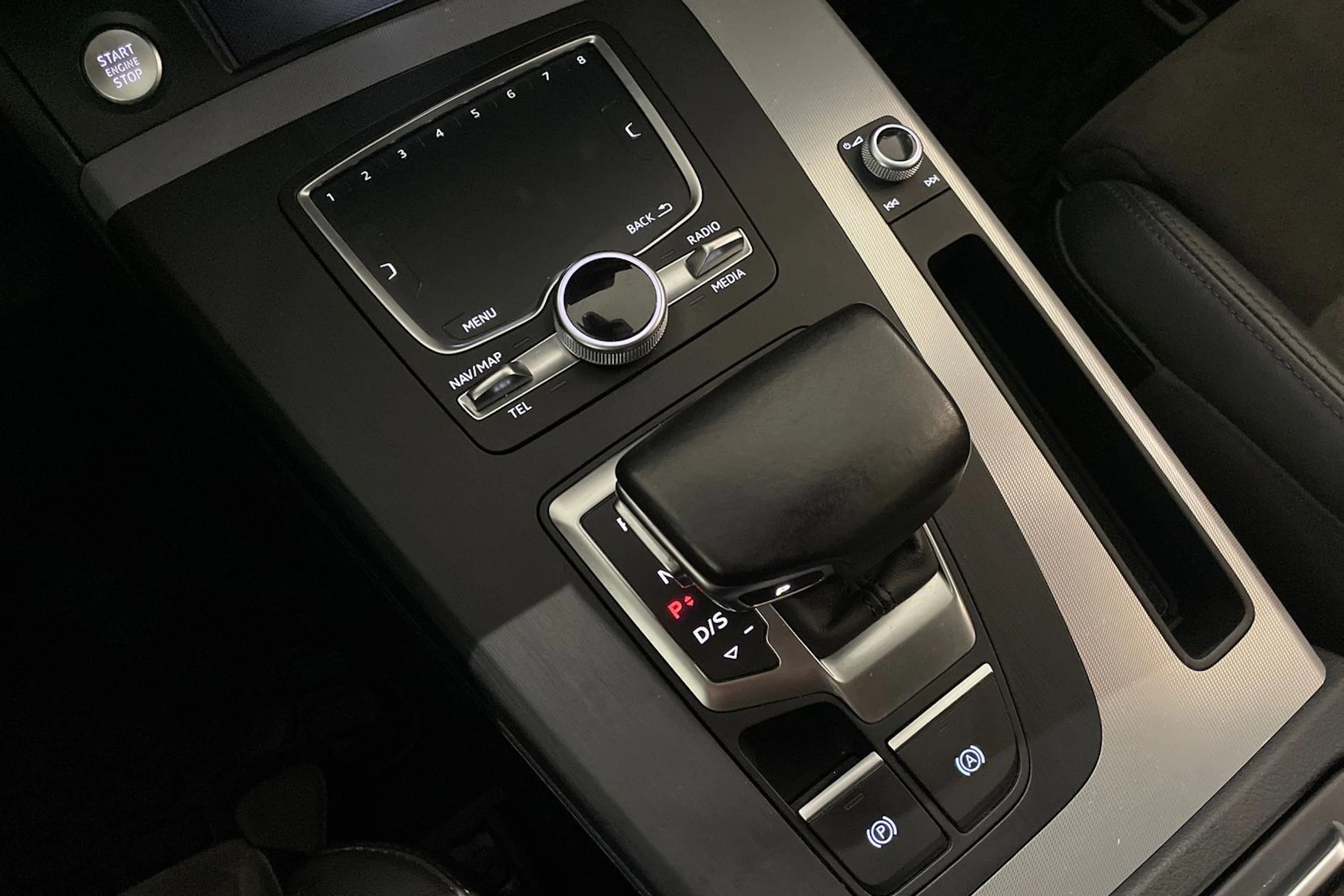 hopea Audi Q5 2017 kuva 24.