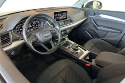 sininen Audi Q5 2017 kuva 3.