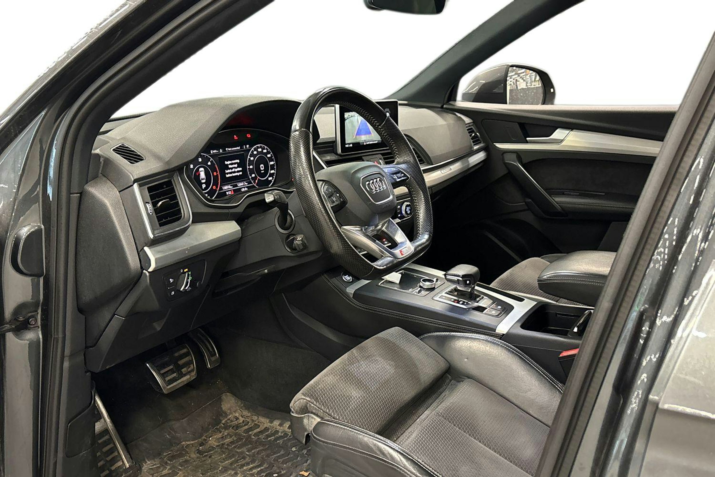 met. musta Audi Q5 2017 kuva 3.