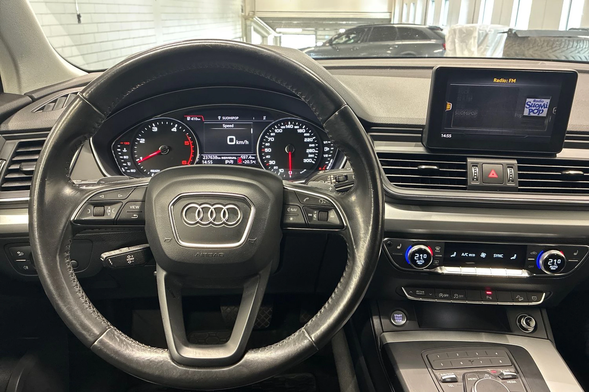 Hopea Audi Q5 2017 kuva 11.