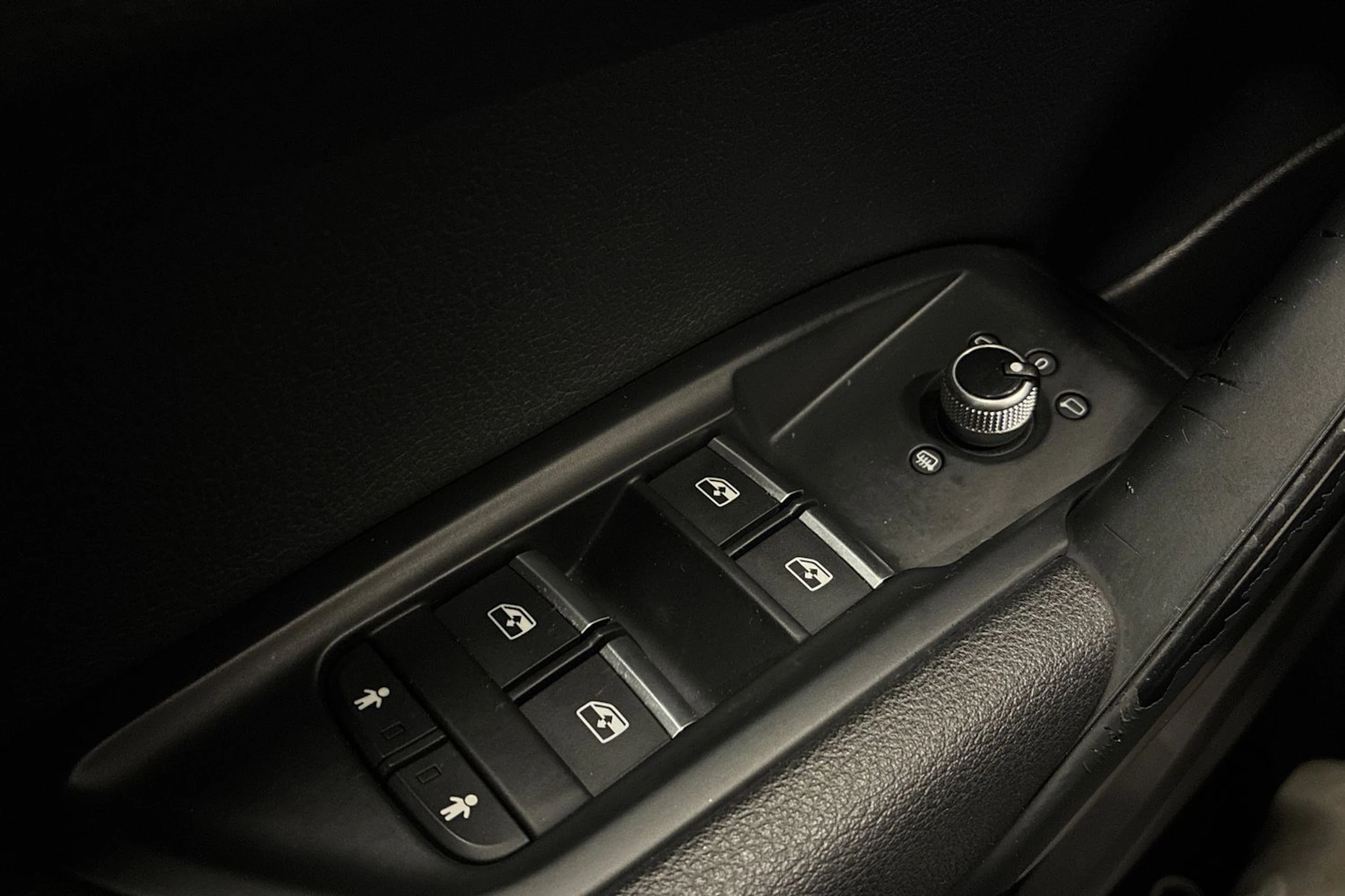 Hopea Audi Q5 2017 kuva 14.