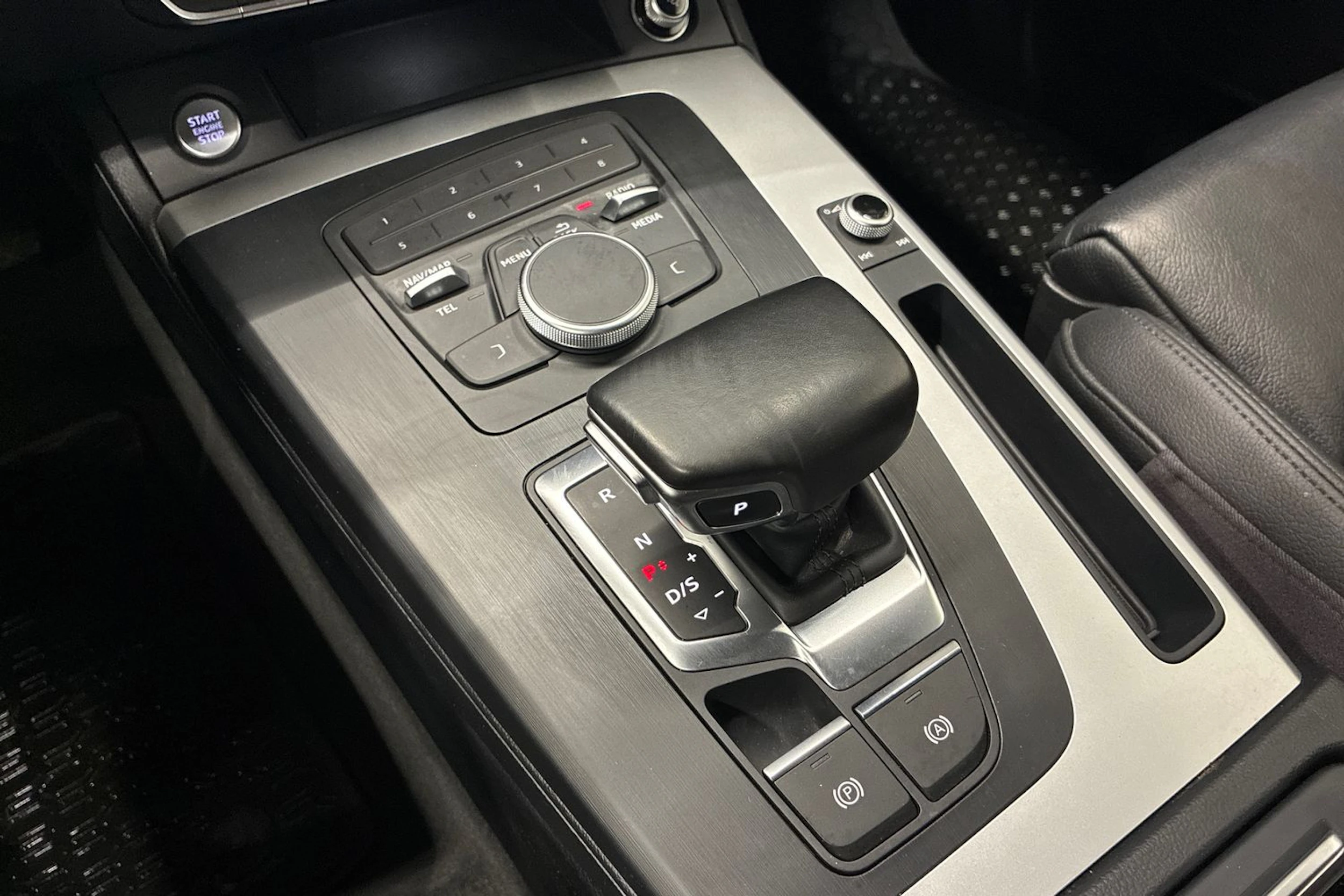 Hopea Audi Q5 2017 kuva 15.