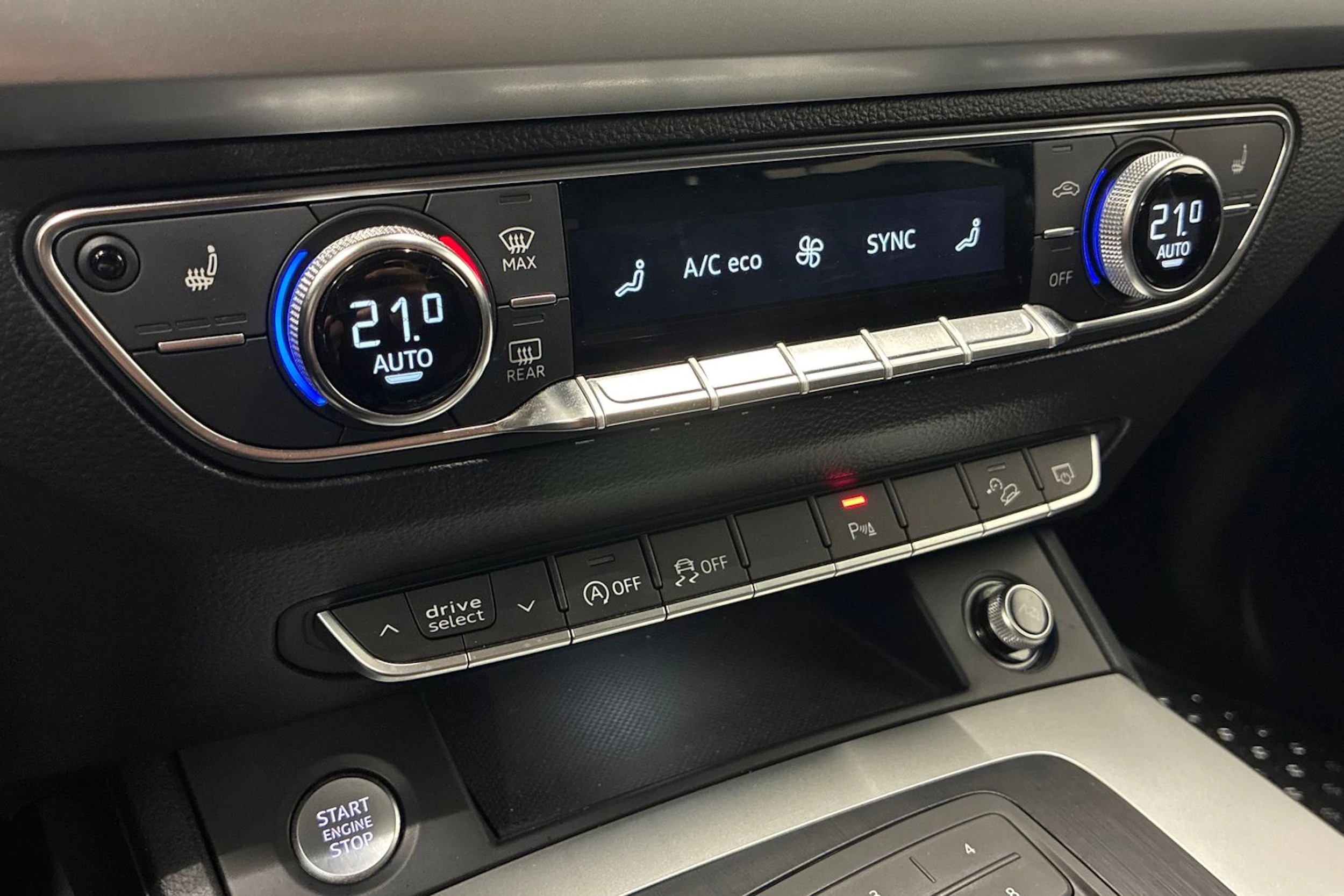 Hopea Audi Q5 2017 kuva 16.