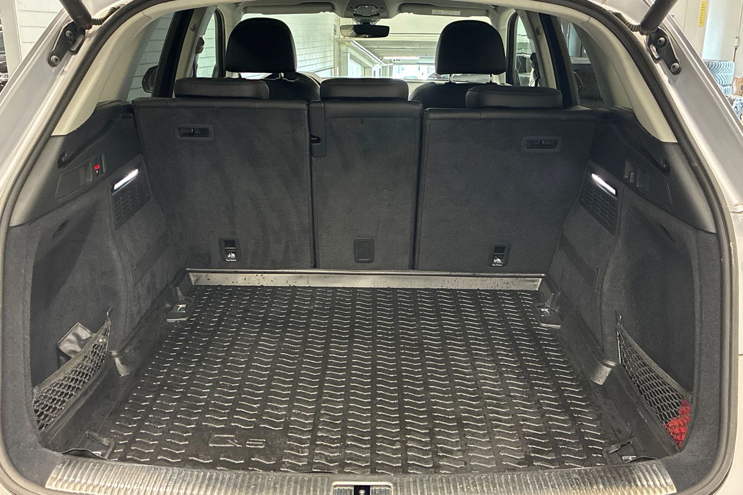 Hopea Audi Q5 2017 kuva 18.