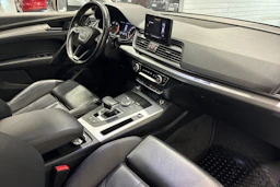 Hopea Audi Q5 2017 kuva 22.