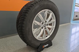 Valkoinen Audi Q5 2017 kuva 10.