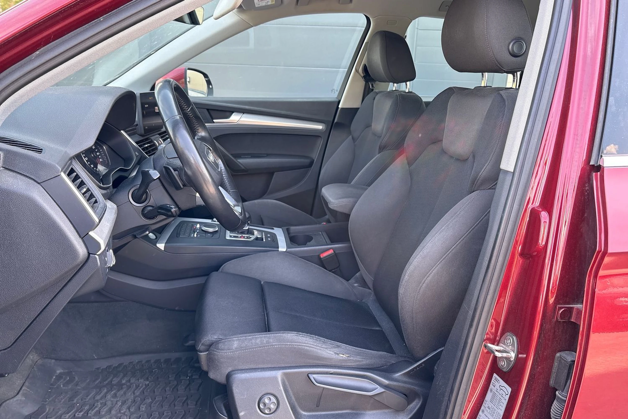 punainen Audi Q5 2017 kuva 4.