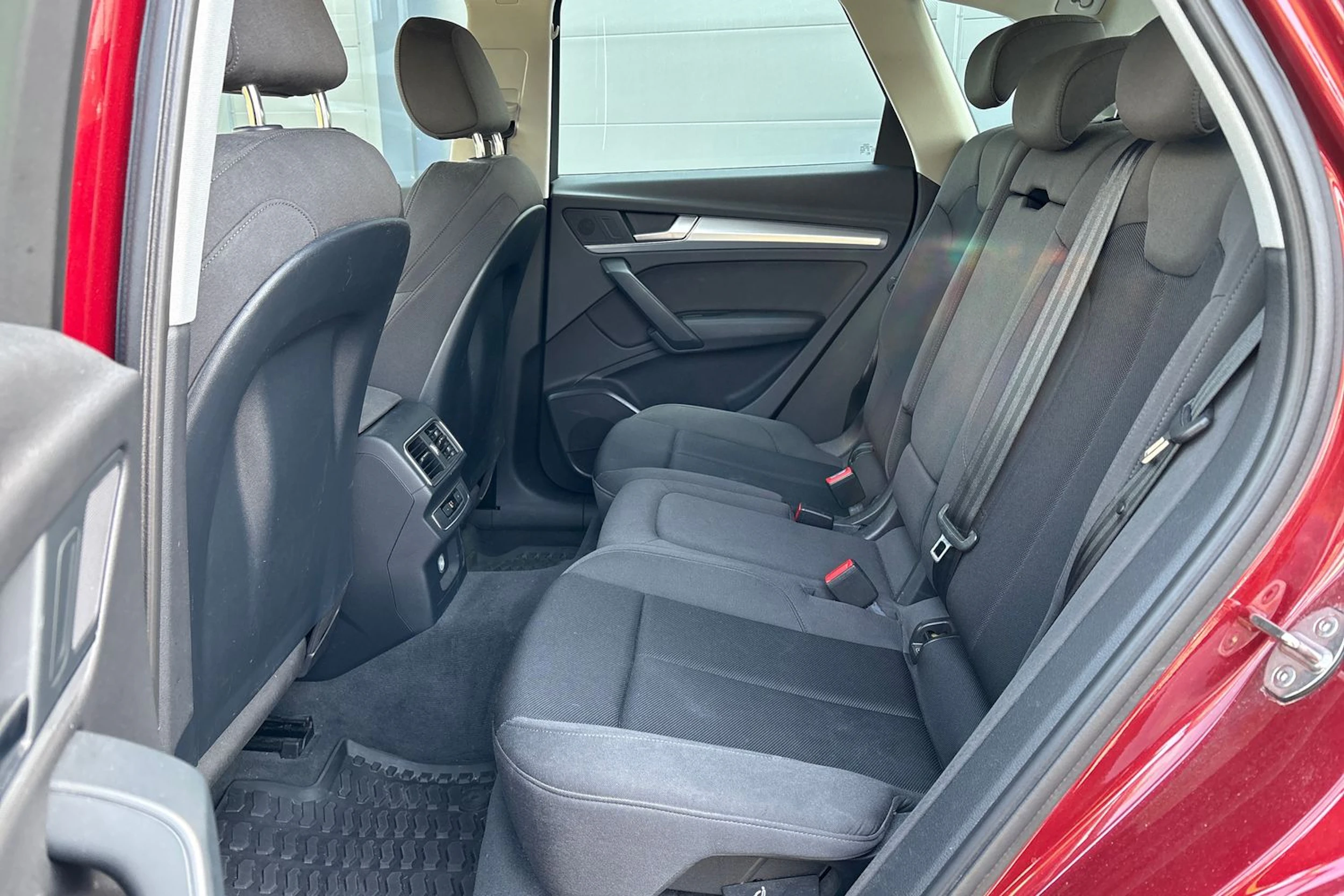 punainen Audi Q5 2017 kuva 5.