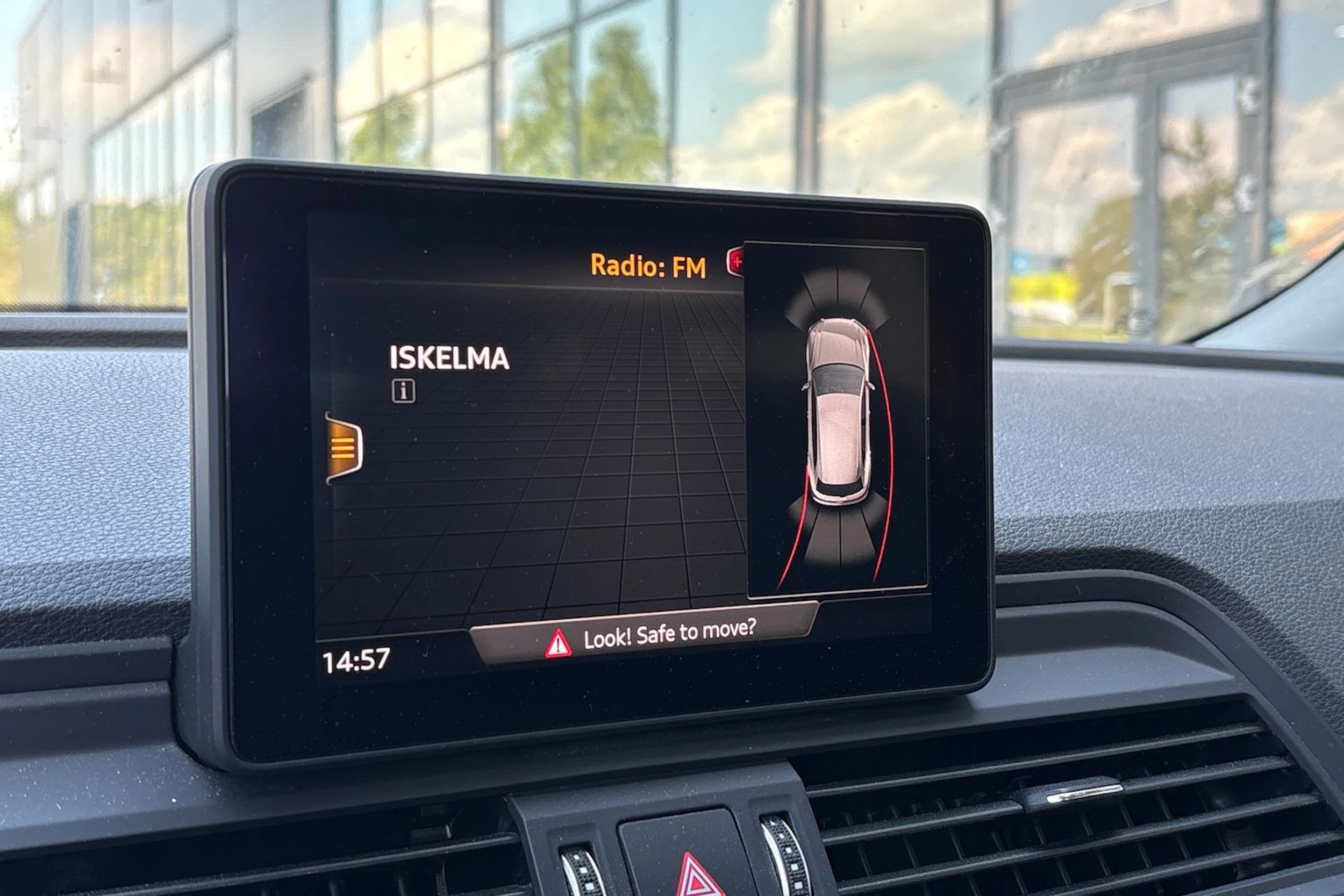 punainen Audi Q5 2017 kuva 11.