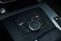 punainen Audi Q5 2017 kuva 13.