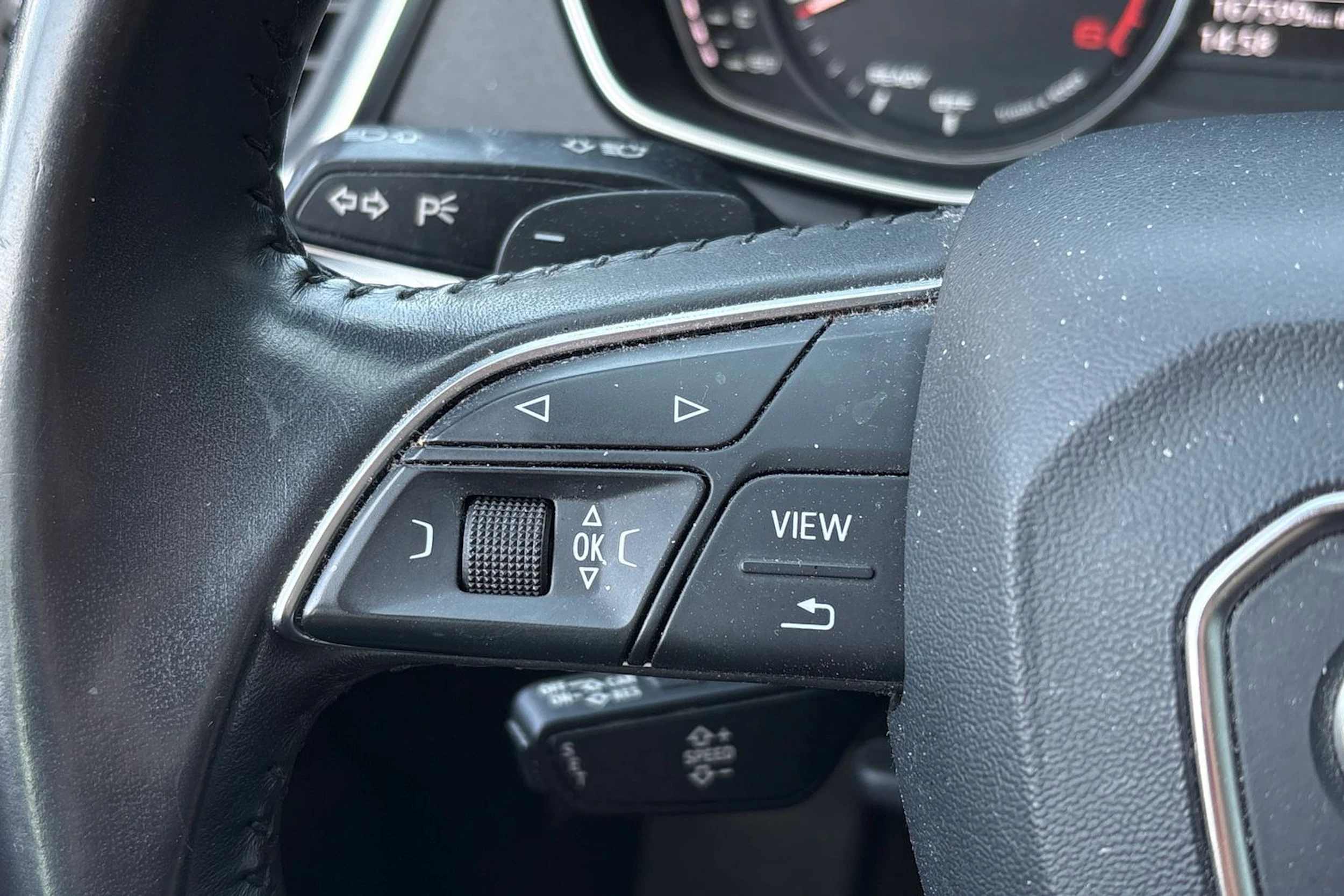 punainen Audi Q5 2017 kuva 15.