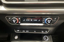 punainen Audi Q5 2017 kuva 26.