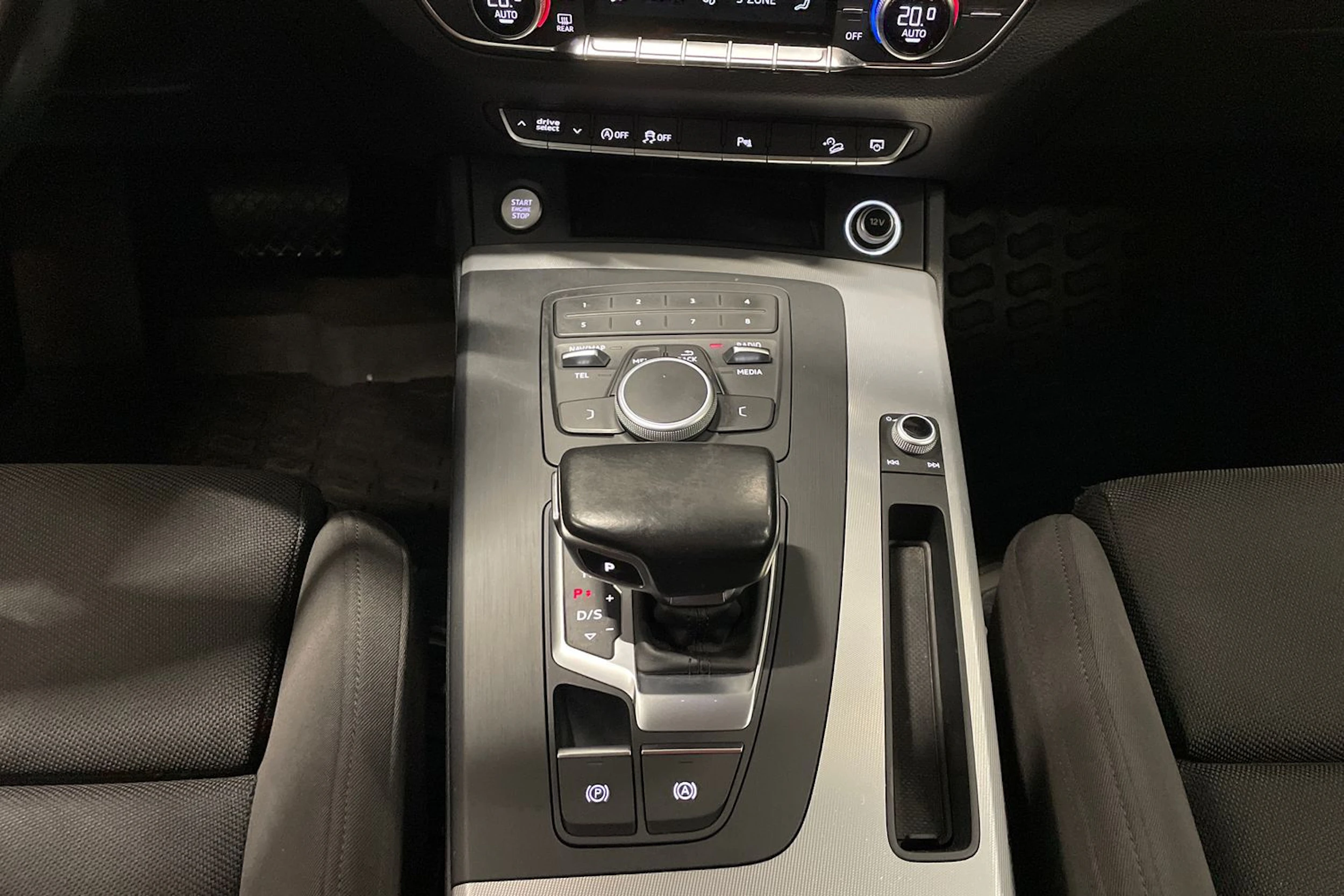 punainen Audi Q5 2017 kuva 27.