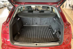 punainen Audi Q5 2017 kuva 28.