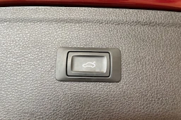 punainen Audi Q5 2017 kuva 30.