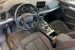 Sininen Audi Q5 2017 kuva 3.