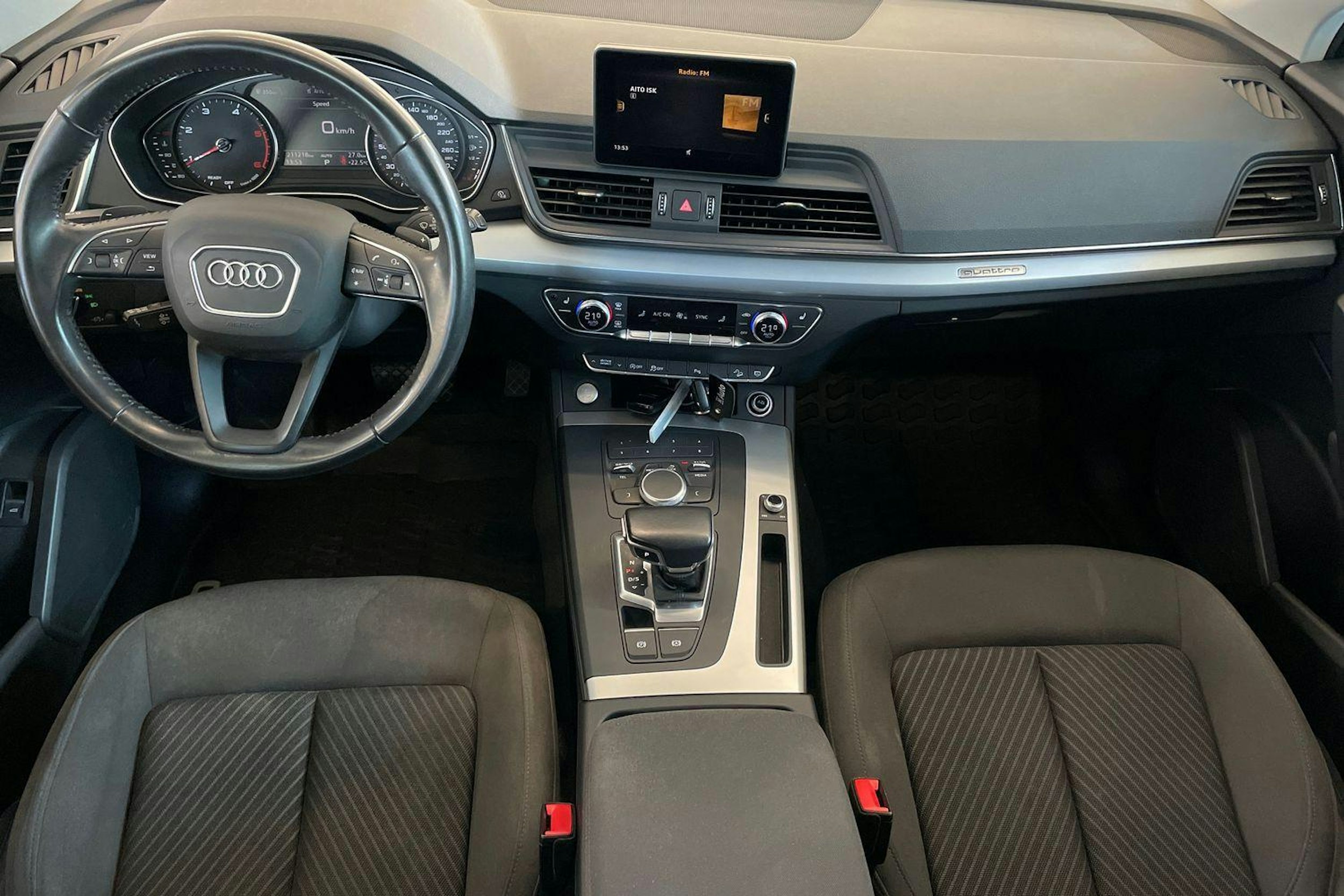 Sininen Audi Q5 2017 kuva 9.